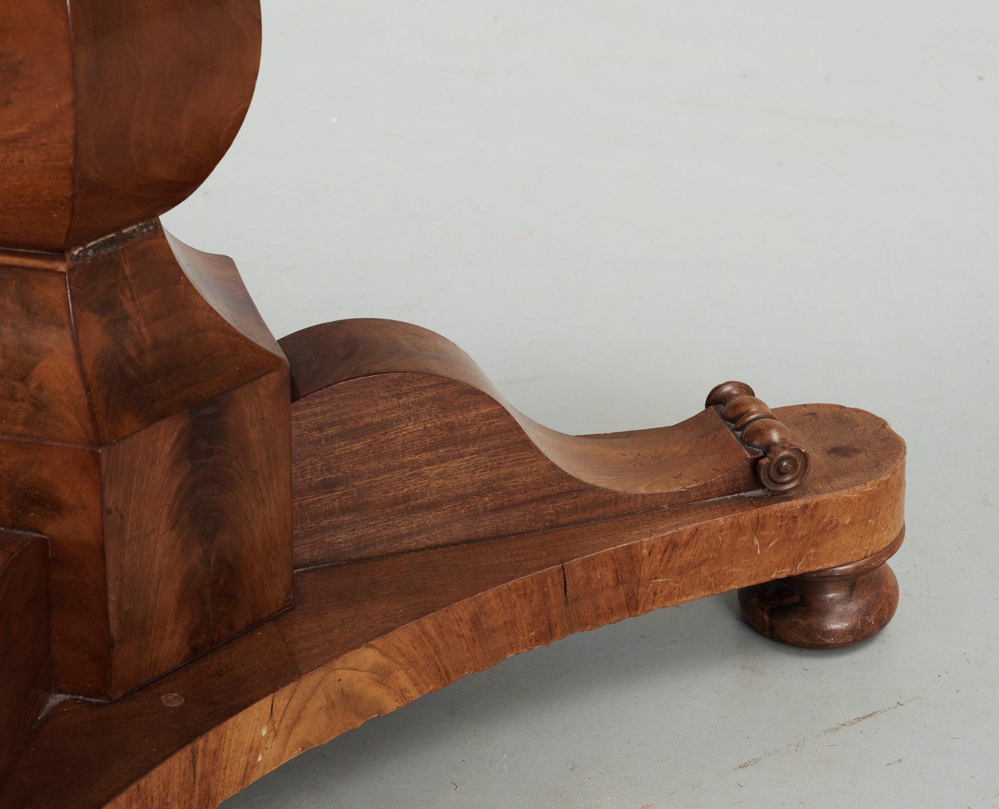 SALONGSBORD. Empire, 1800-tal.