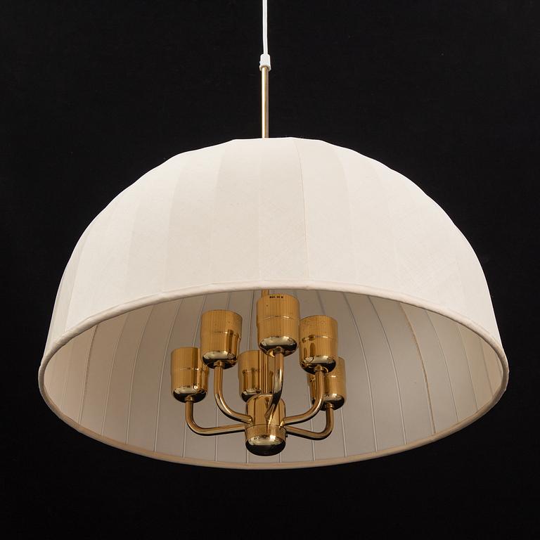 Hans-Agne Jakobsson, a ceiling light.