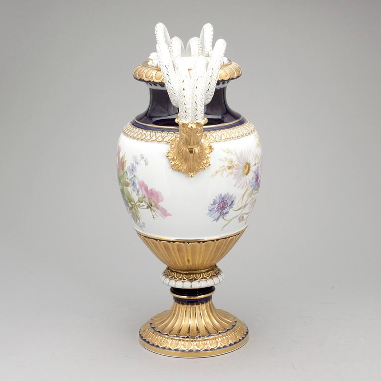 PRAKTURNA, porslin, Meissen, 1900-tal.