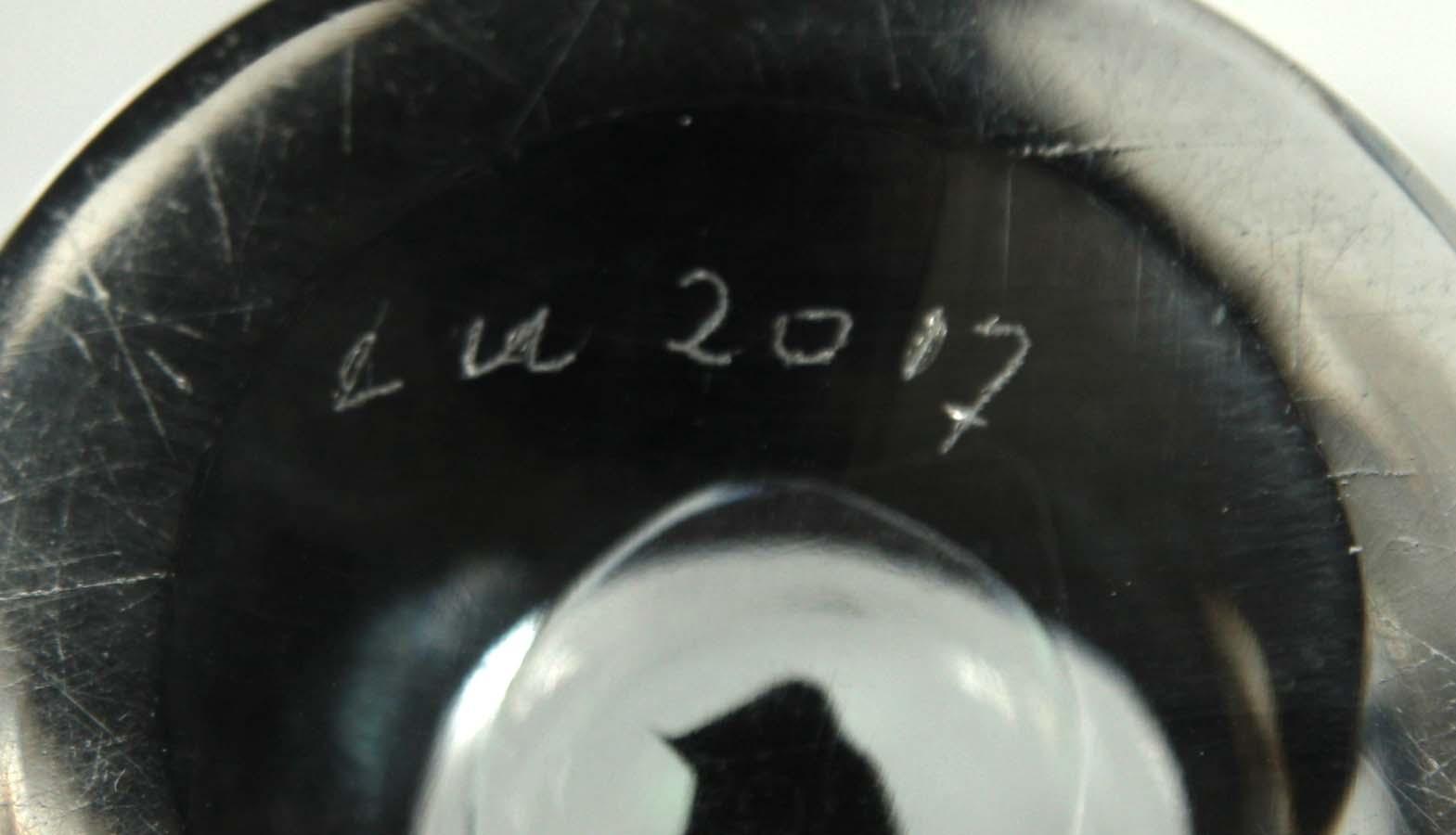 SKÅL PÅ FOT, glas, Vicke Lindstrand, "Abstracta", sign LU 2017.