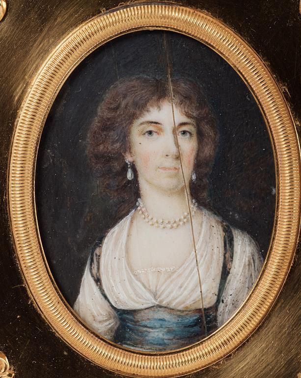 Unknown artist 18th Century. Miniature. Unsigned. Gouache on bone 6 x 4,5 cm (inc. frame  13,5 x 12 cm).