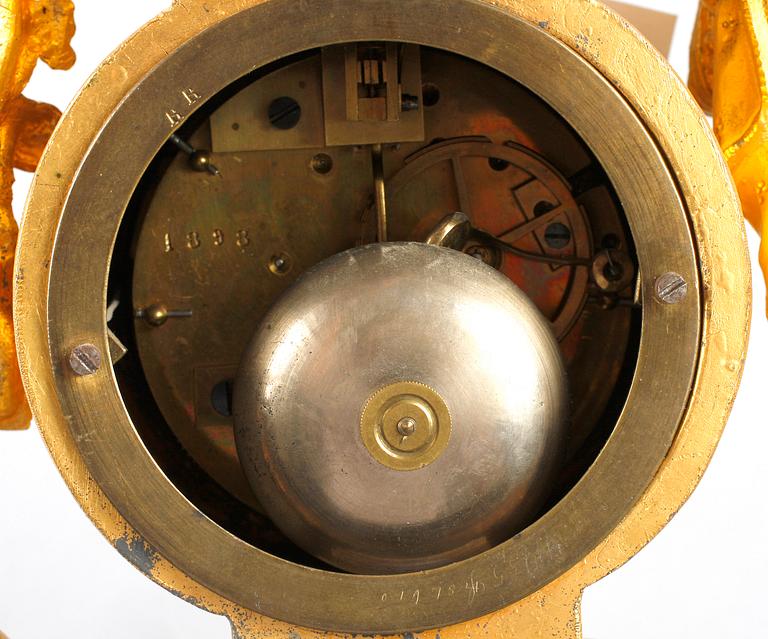 BORDSPENDYL, nyrenässans. 1800-talets andra hälft.