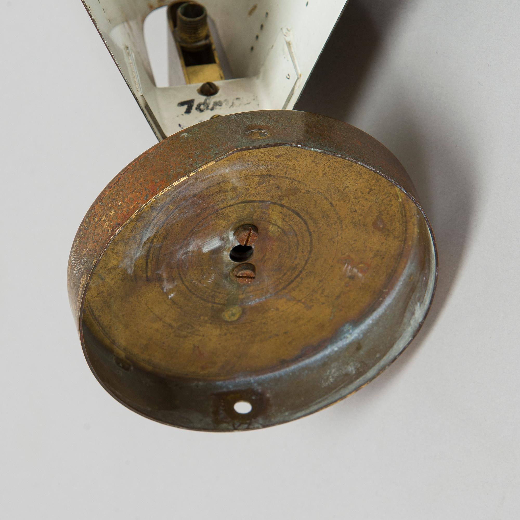 Paavo Tynell, a mid-20th century 'K8-11' wall light for Idman.