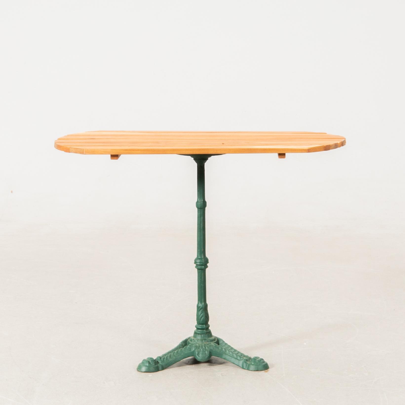 Trädgårdsbord 1900-talets andra hälft.