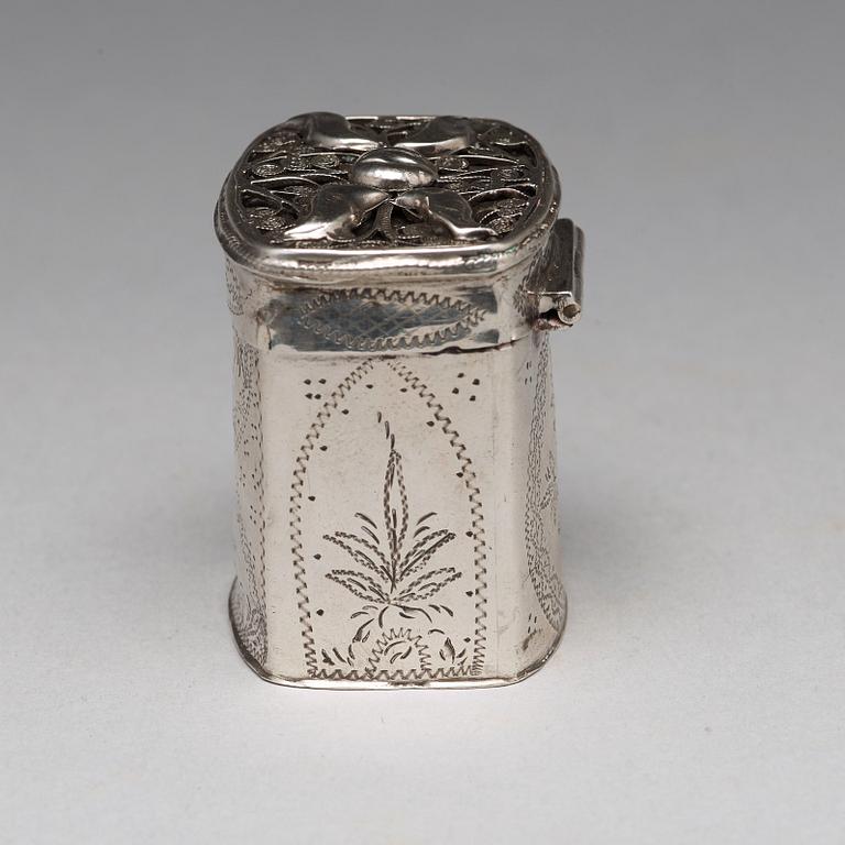 Dosor, 3 st, silver, en Moskva 1861, två stycken Holland, sannolikt 1800.tal.