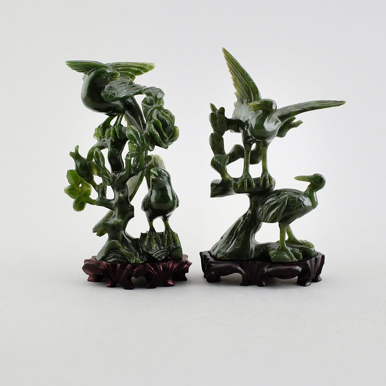 FIGURER, 2 st, nefrit, Kina.