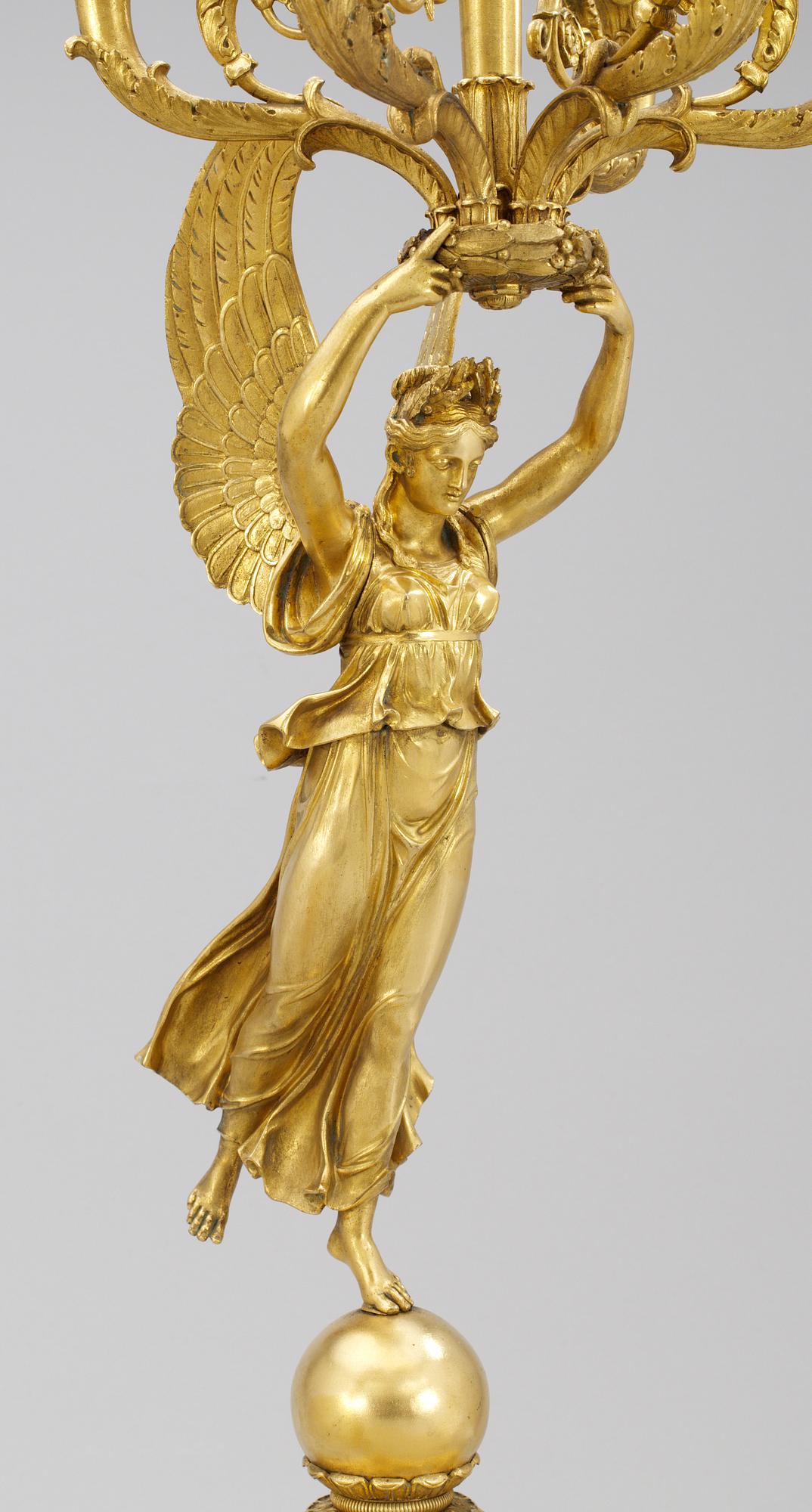 KANDELABRAR för sex ljus, ett par. Frankrike, 1800-talets början. Empire.