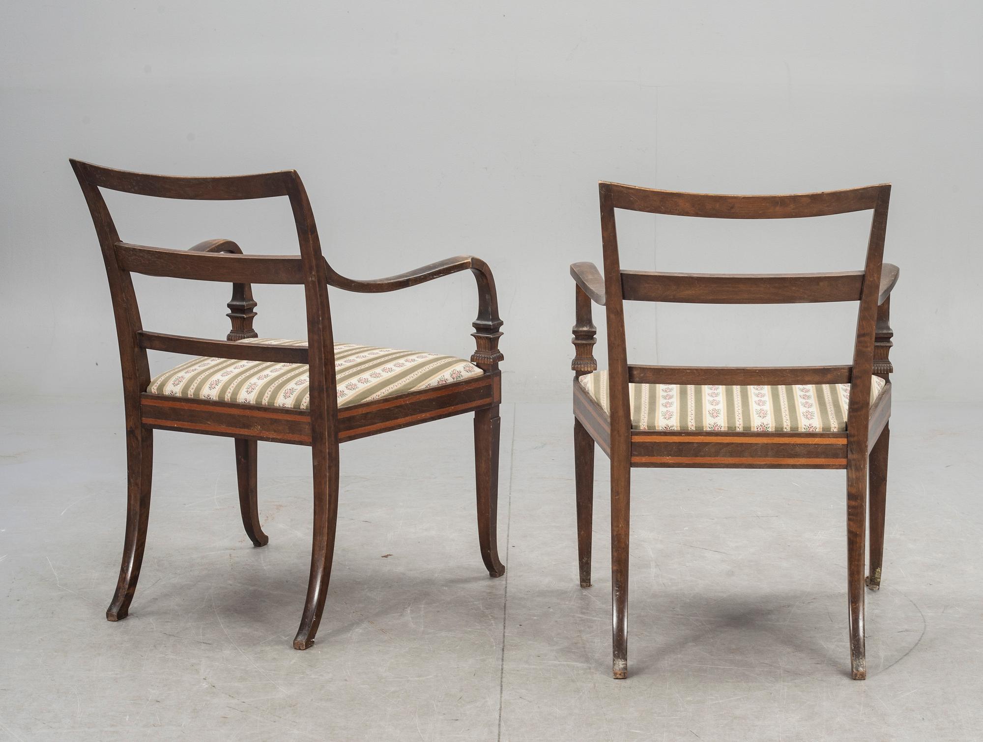 KARMSTOLAR, ett par. nyklassicism. 1920-tal.