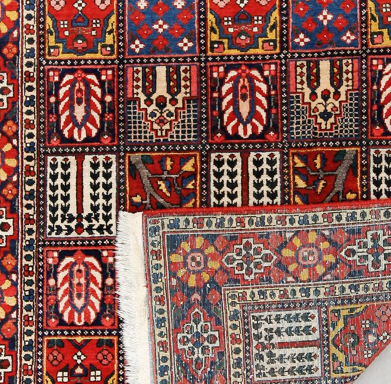 MATTA, orient, ca 204 x 152 cm.