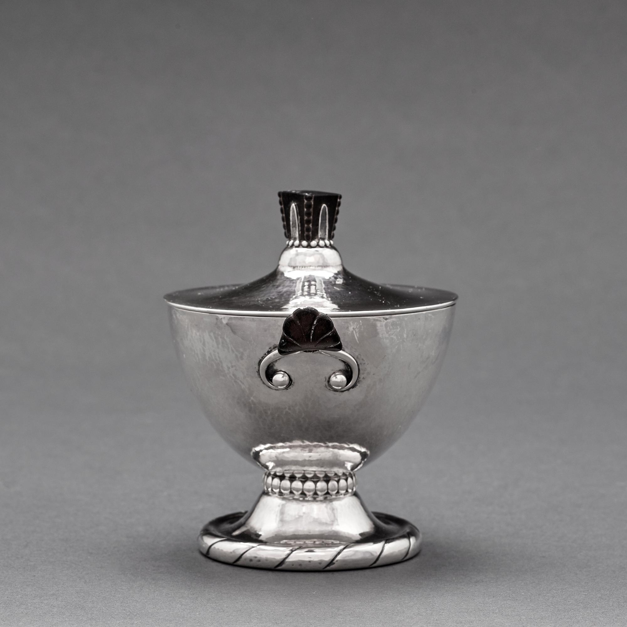 Georg Jensen, a 4 pieces coffee and tea service, Copenhagen 1915-19, 830/1000 silver. Design nr 88.
