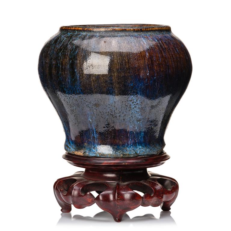 A jun glazed jar, Song/Yuan dynasty.
