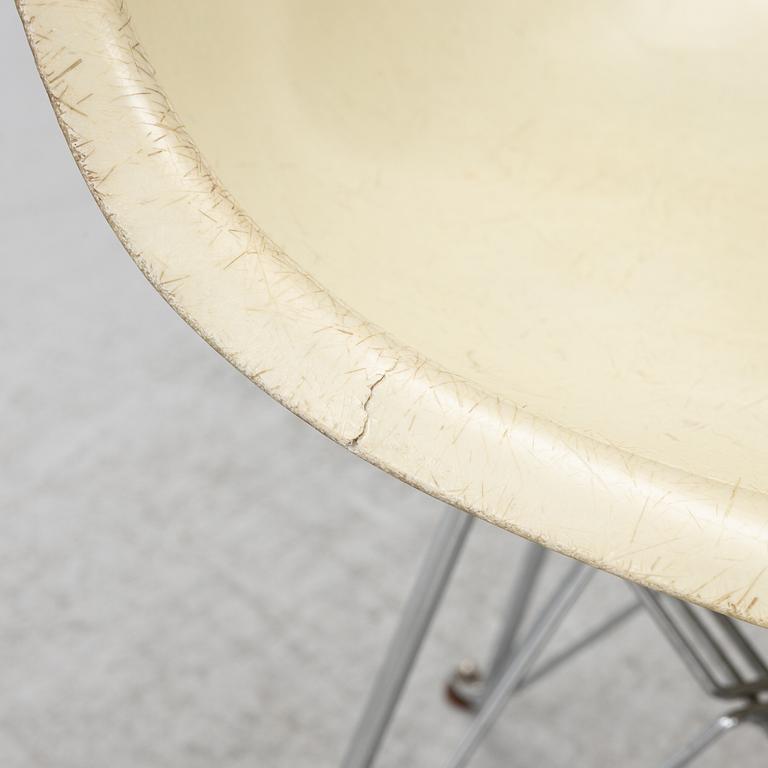 Charles & Ray Eames, Stolar, 4 st, "DSR Plastic Chair", Herman Miller & Vitra.