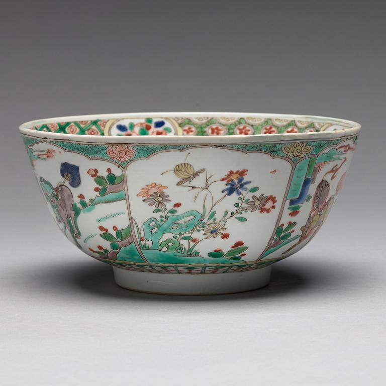 SKÅL, porslin. Qingdynastin, Kangxi (1662-1722).