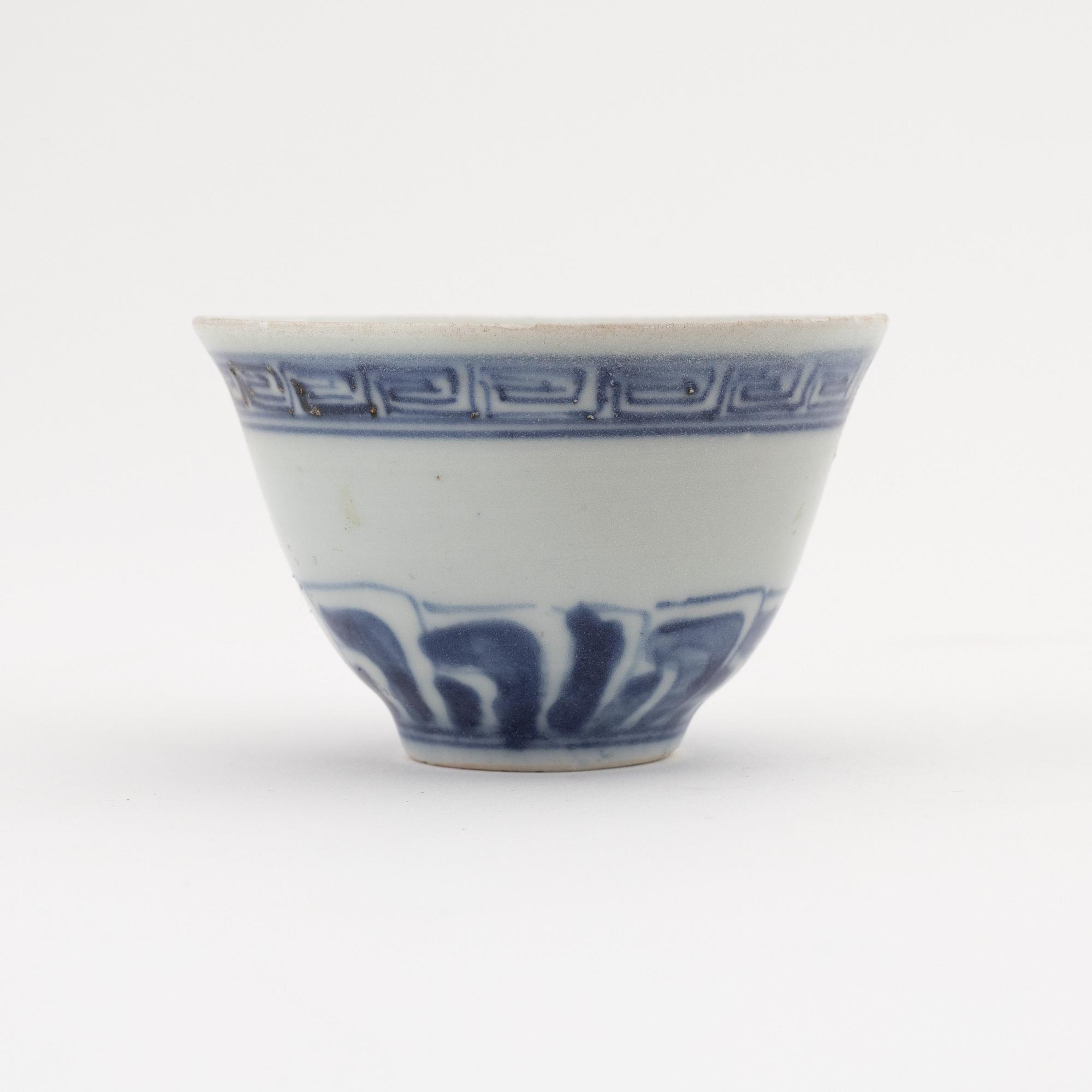 A blue and white cup, Ming dynasty (1368-1644).