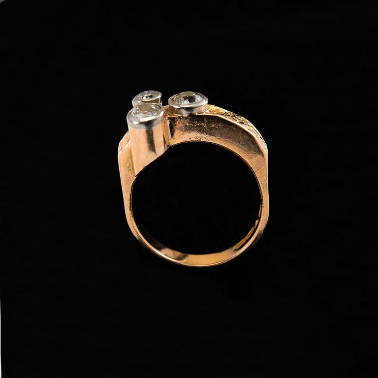 SORMUS, Björn Weckström. Vanhahiontaisia timantteja n. 0.85 ct, Kruunu-Koru Oy Helsinki 1965. Paino 7,8 g.