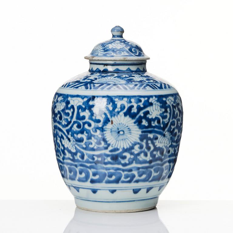 A blue and white jar with cover, Ming dynasty (1368-1644).