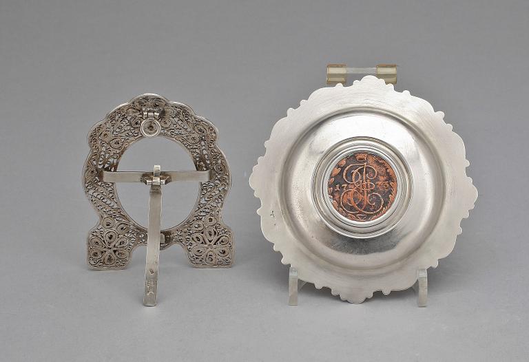 RAM SAMT SKÅL, silver, Ryssland, 1800-talets slut. Tot vikt ca 140 g.