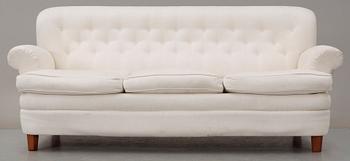 A Josef Frank sofa, Svenskt Tenn, model 568.