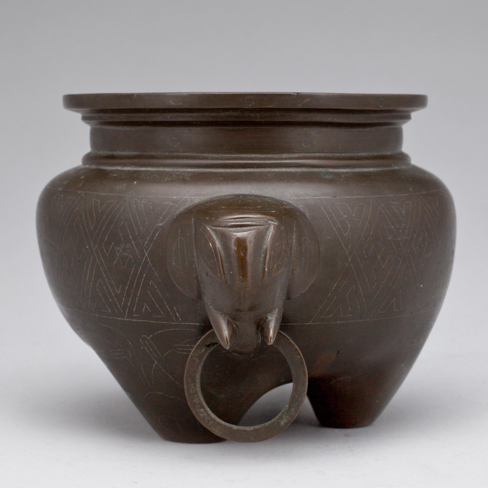 RÖKELSEKAR, brons. Kina, 1900-tal.