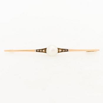 RINTANEULA, viljelty helmi, ruusuhiotut timantit, 14K kultaa. Oskar Lindroos 1941.