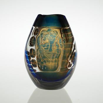 An Edvin Öhrström Ariel glass vase, Orrefors 1966.