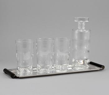 BRICKA samt GLAS, 5 delar, glas och vitmetall, Kosta och GAB, glas daterat 1937?.