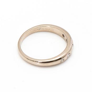 A 14K white gold ring with diamonds ca. 0.15 ct in total. Estetika Oy, Helsinki 2000.