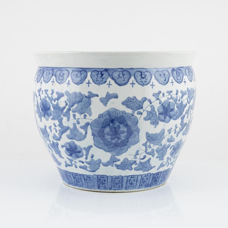 Fiskbassäng, Kina, 1900-talets andra hälft.