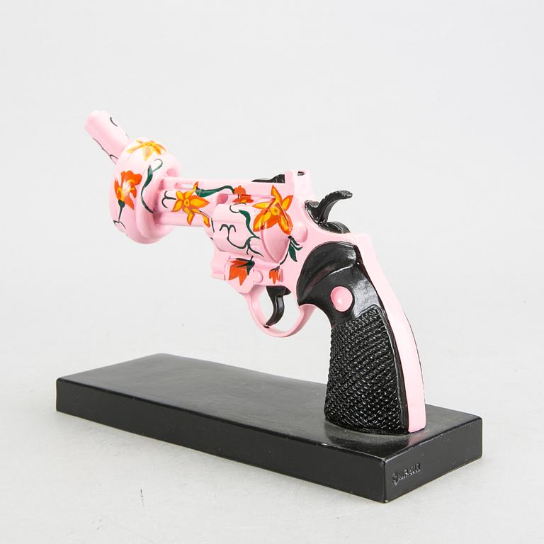 Carl Fredrik Reuterswärd, Non-Violence Project Foundation skulptur 2012.
