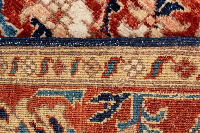 Carpet, oriental, ca 240 x 165 cm.
