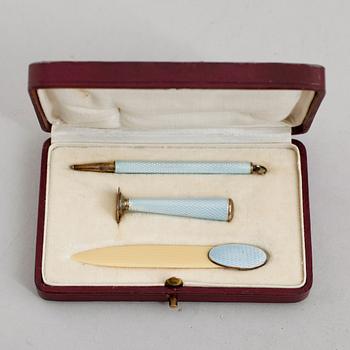 SKRIVSET, 3 delar, silver och emalj, svenska importstämplar, 1900-talets första hälft.