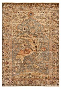 SEMIANTIK KAYSERI FIGURAL. 176 x 120,5 cm.