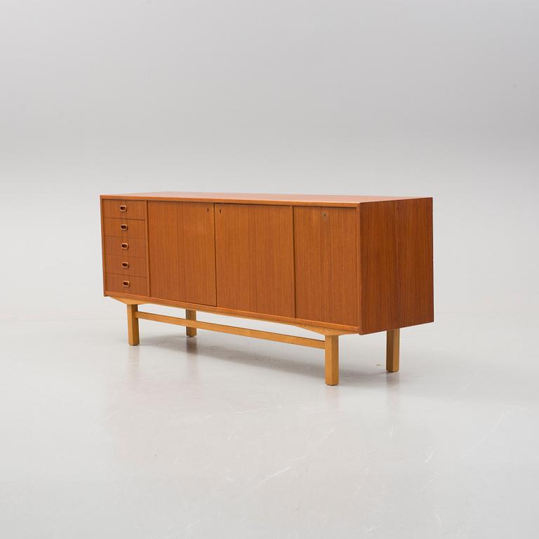 SIDEBOARD, 1900-talets mitt.