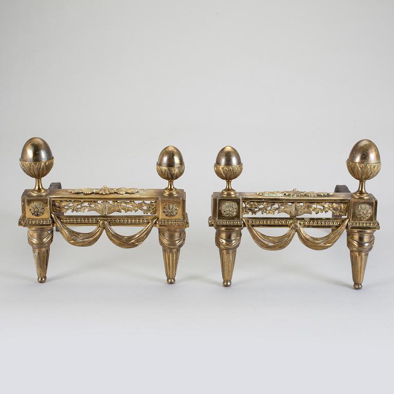ELDHUNDAR, ett par. Troligen Frankrike, brons. 1800-talets andra hälft.