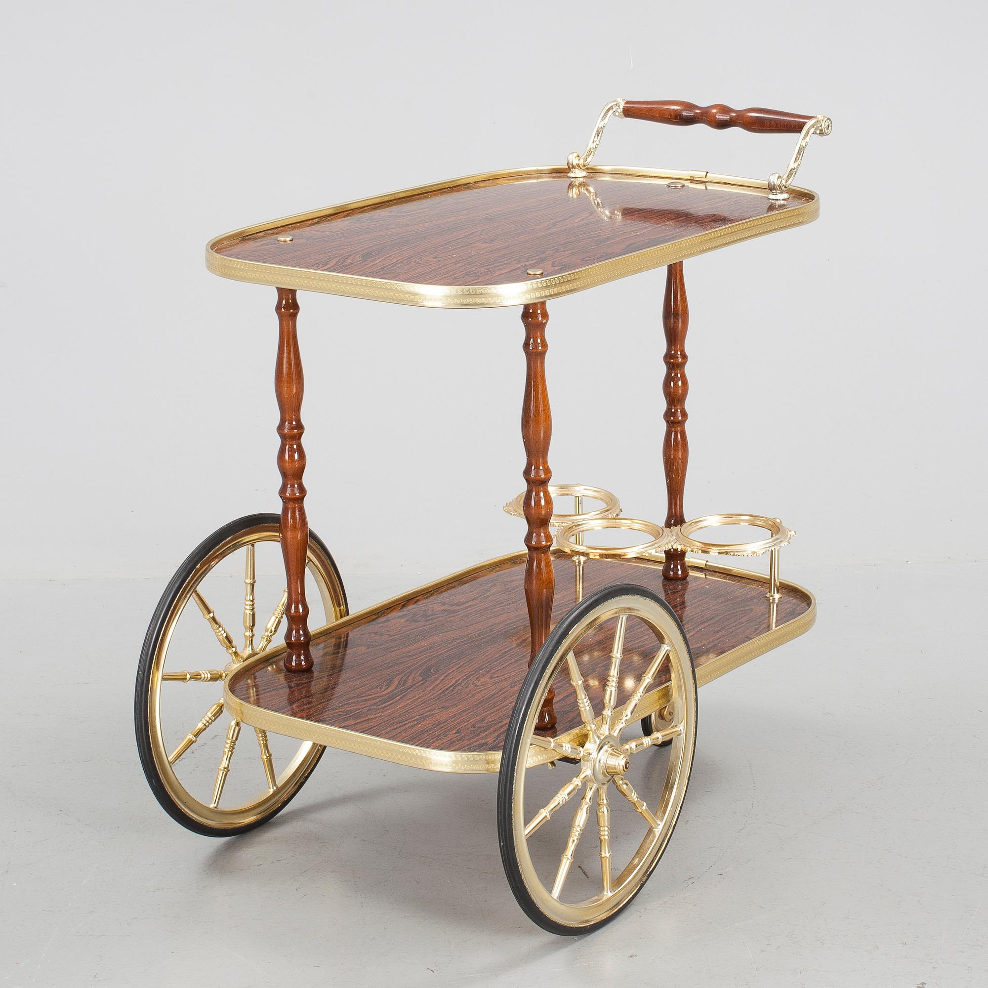 SERVERINGSVAGN, 1900-talets andra hälft.