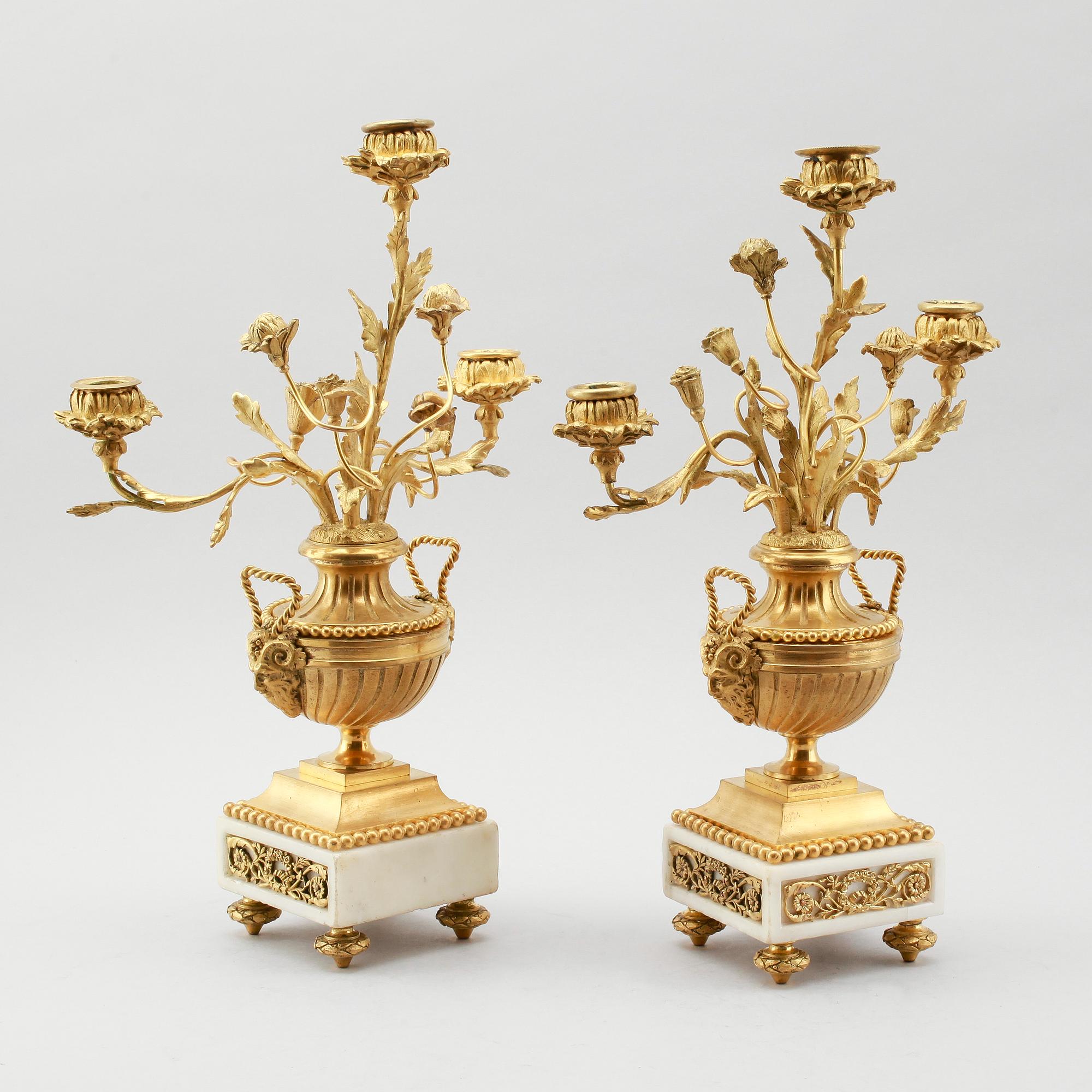KANDELABRAR, förgylld brons och marmor, Louis Seizestil, 1800-tal.