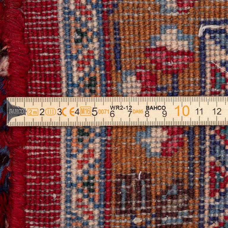 Matta, orientalisk, ca 295 x 185 cm.