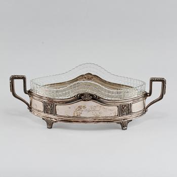 JARDINIERE, silver och glas, svenska importstämplar samt K Andersson, Göteborg, 1920, silvervikt 470 g.