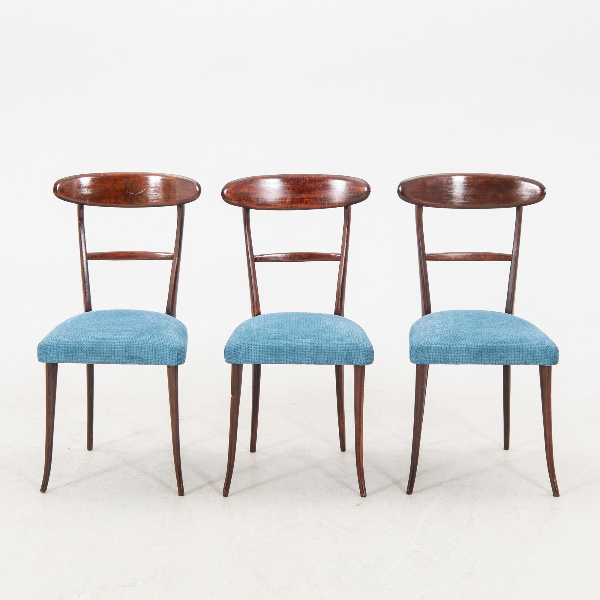 A set of six Italian Mid 1900s walnut chairs.
