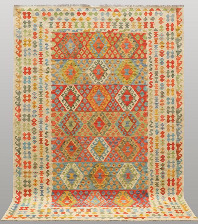 A Kelim carpet, 297 x 206 cm.
