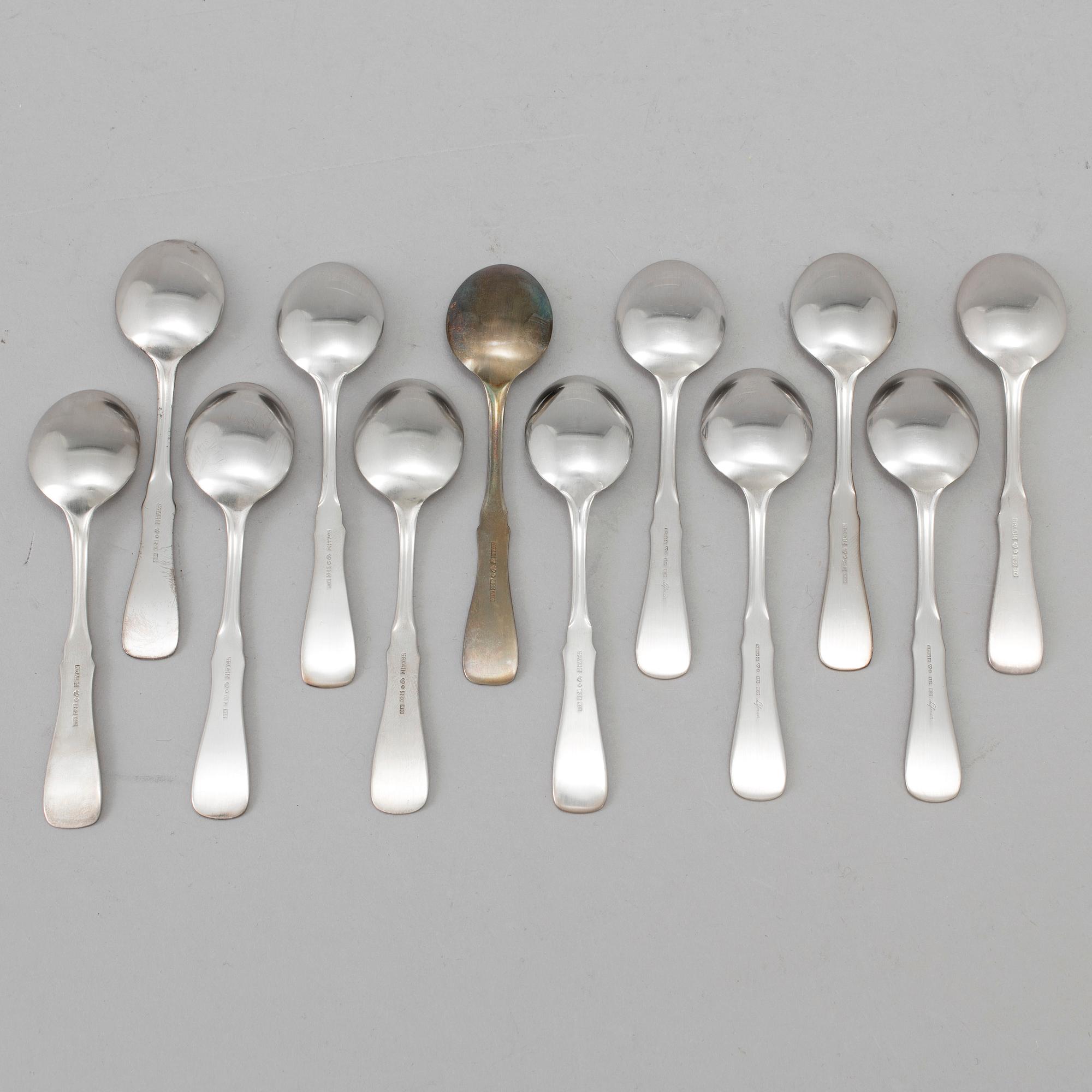 A SET OF TWELVE SILVER COFFEE SPOONS, 1970/80. Weight ca 170 g.