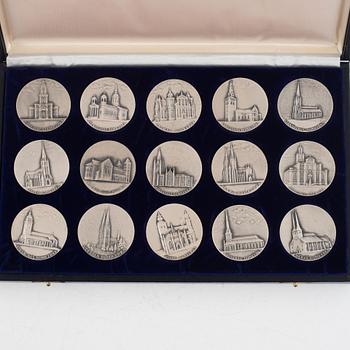 Medaljserie, 15 delar, silver, "Sveriges domkyrkor", AB Sporrong, Norrtälje, 1971-72.