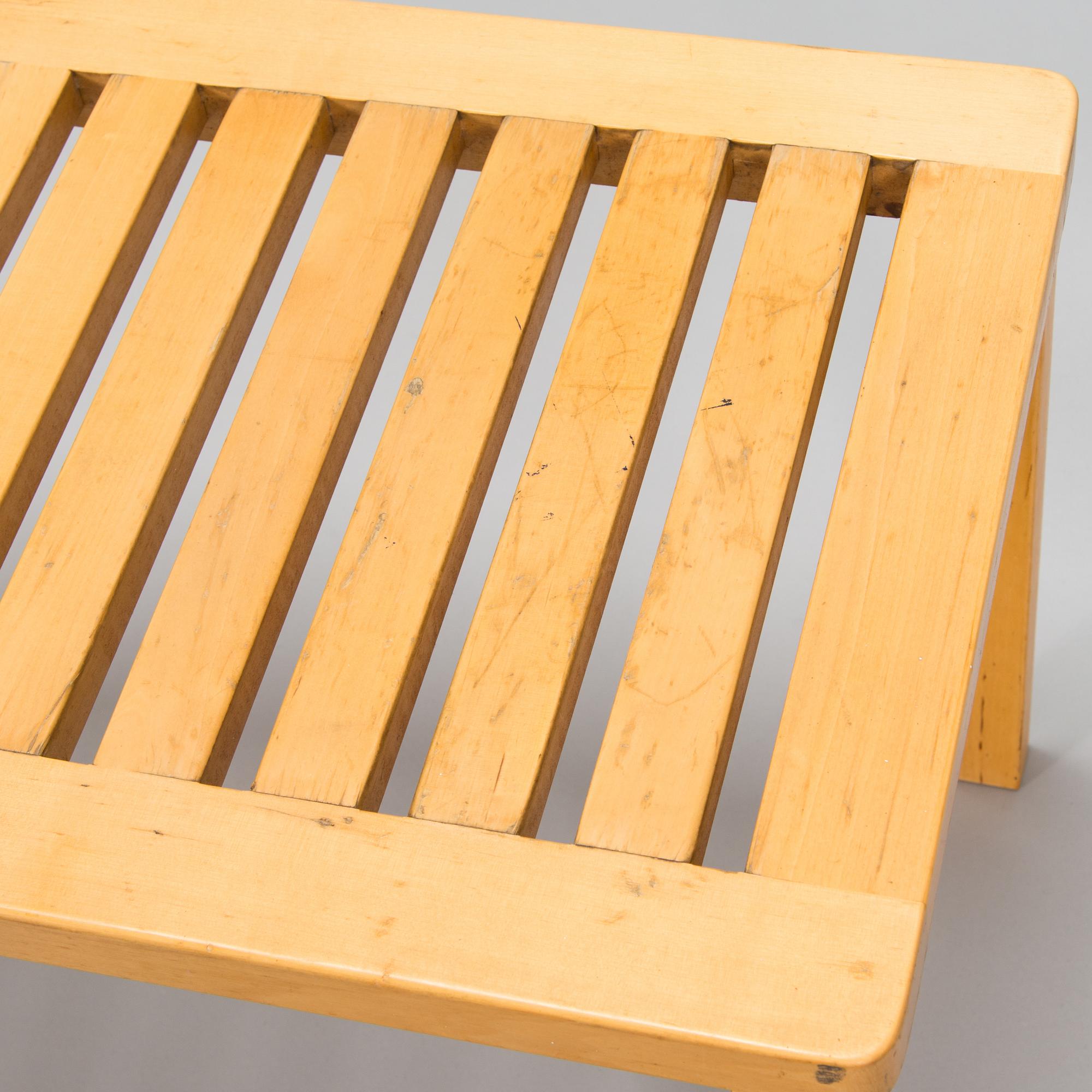 Alvar Aalto, bänk, 153A, Artek 1900-talets slut.