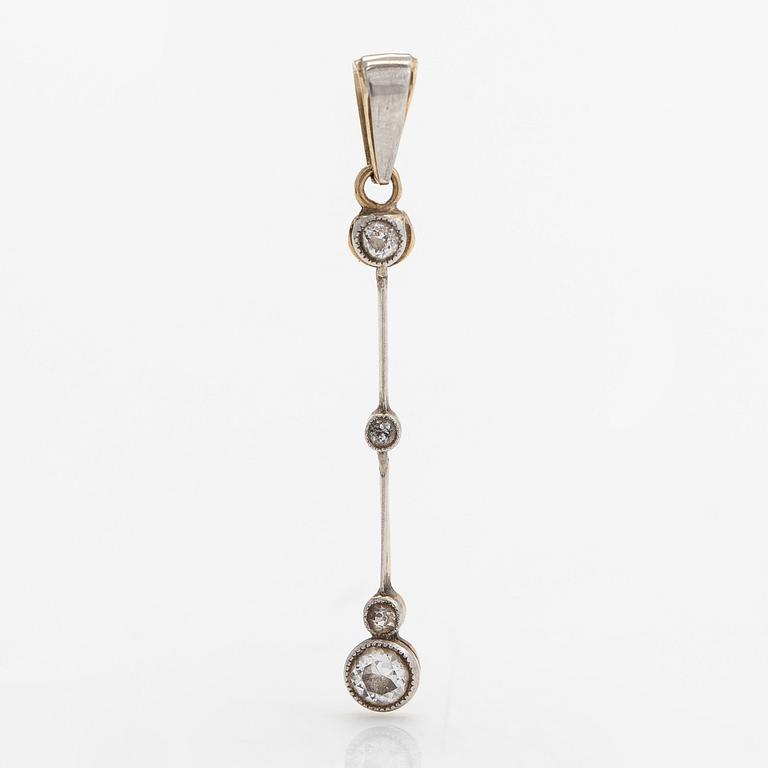 Hänge, 14K guld och gammalslipade diamanter ca 0.059 ct totalt.