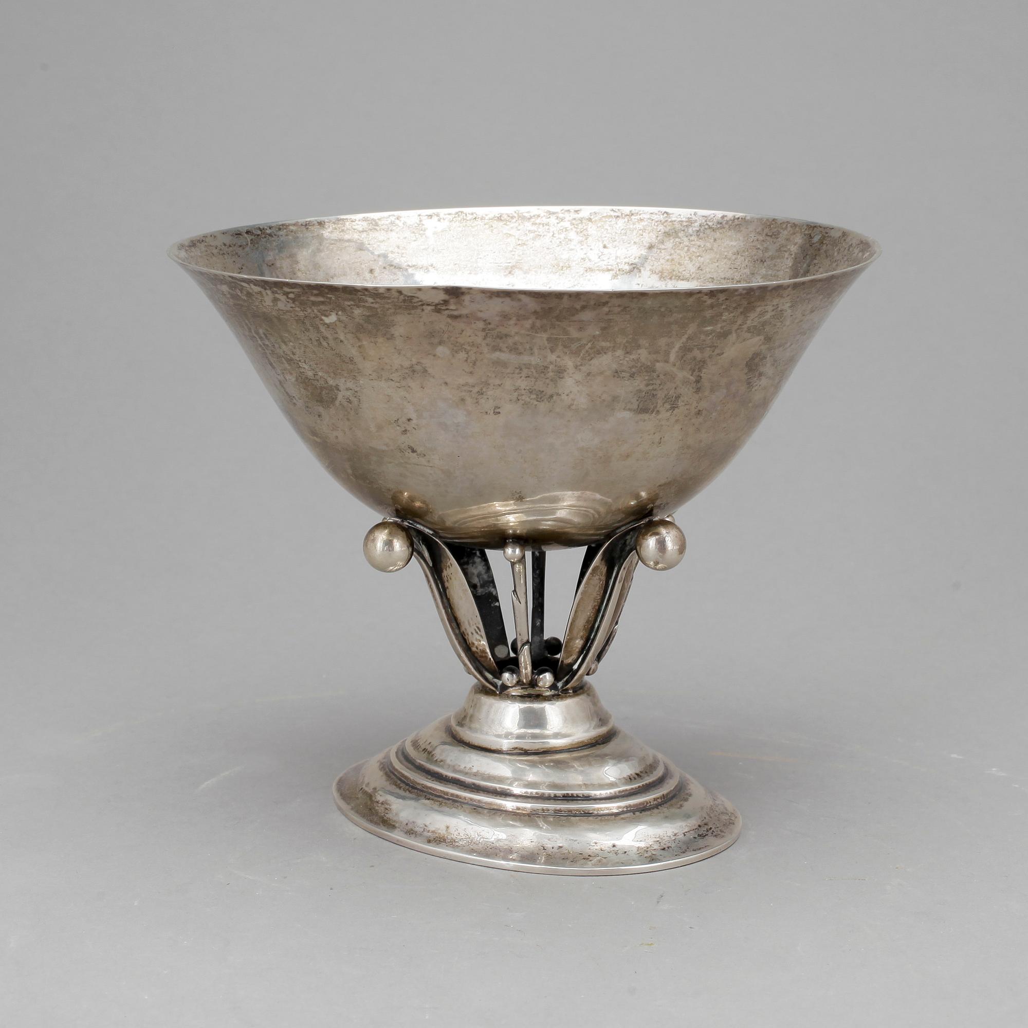 SKÅL, silver, design nr 6, Georg Jensen, Danmark, 1919. Vikt ca 355g.