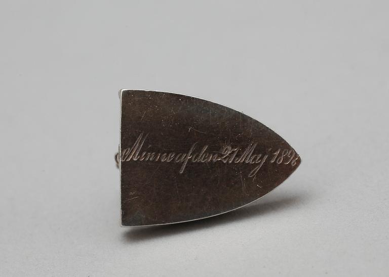 MINIATYRMÖBLER och STRYKJÄRN, 10 delar, silver, sekelskiftet 1900. Totalvikt 100 gr.