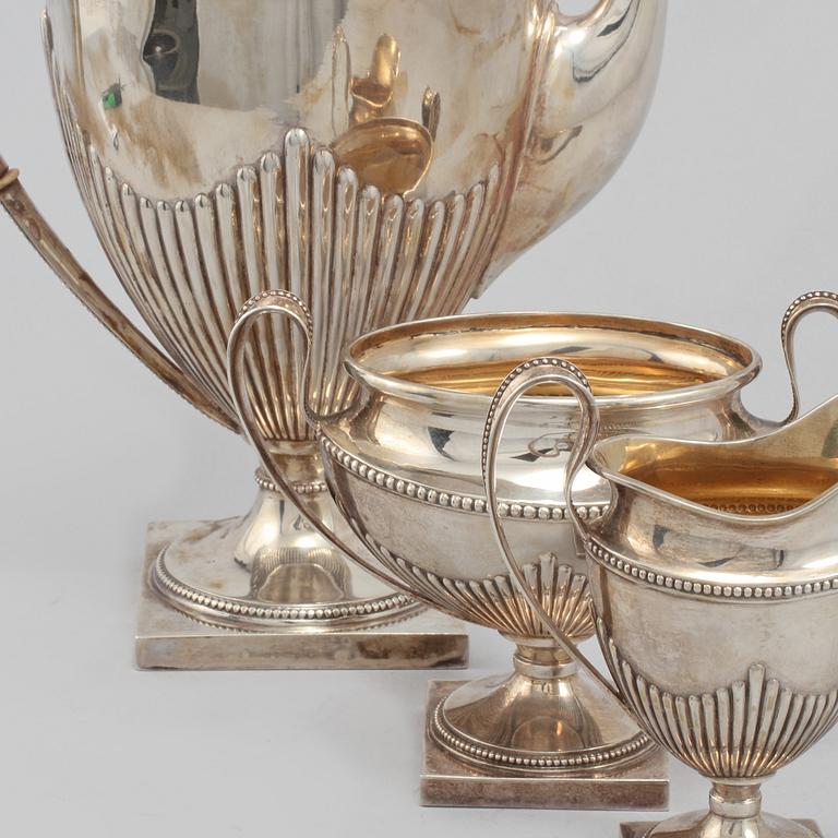 KAFFESERVIS, 3 delar, silver, empirestil, delvis Swenson & Luhr, Göteborg, omkring sekelskiftet 1900, total vikt 1020 g.