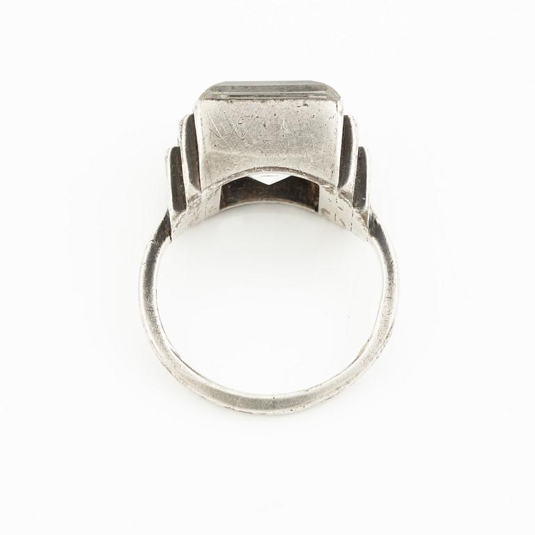 Wiwen Nilsson, ring, silver med fasettslipad bergkristall, Lund 1939.