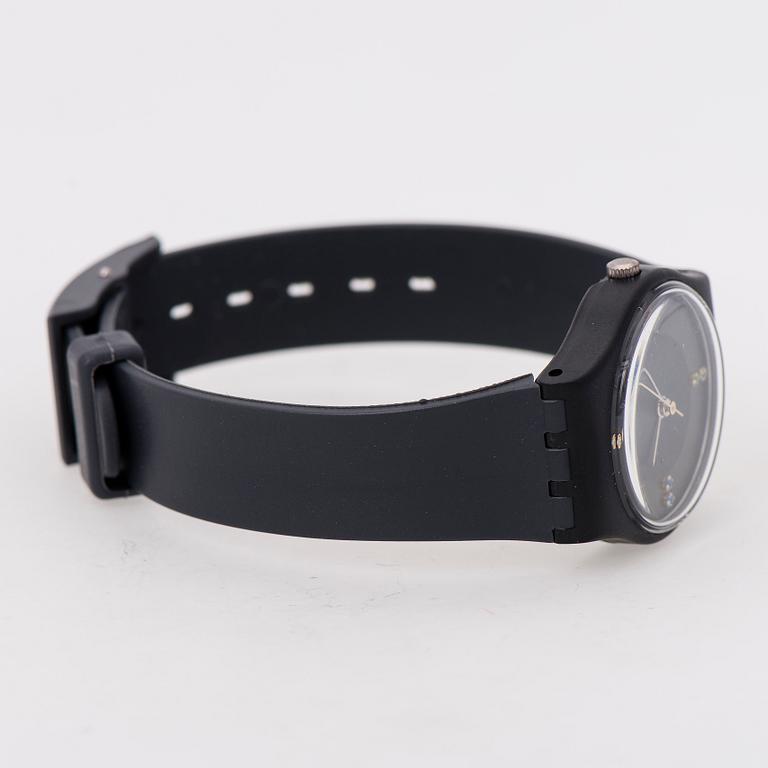 ARMBANDSUR 4 ST, SWATCH, två herr och två damur 1980-tal.