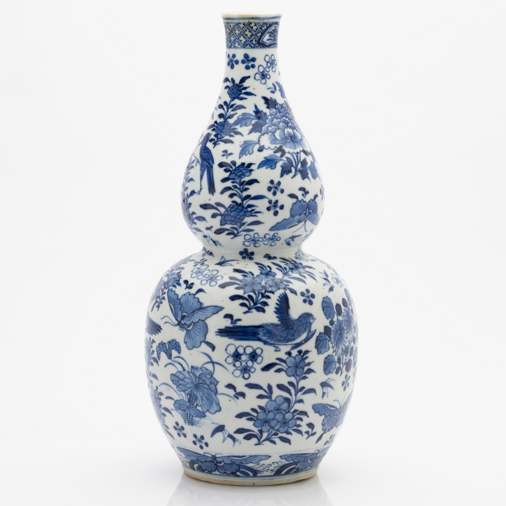 Vase, porcelain, China, 19th century.